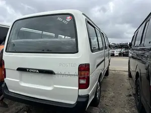 Toyota HiAce 1990 White