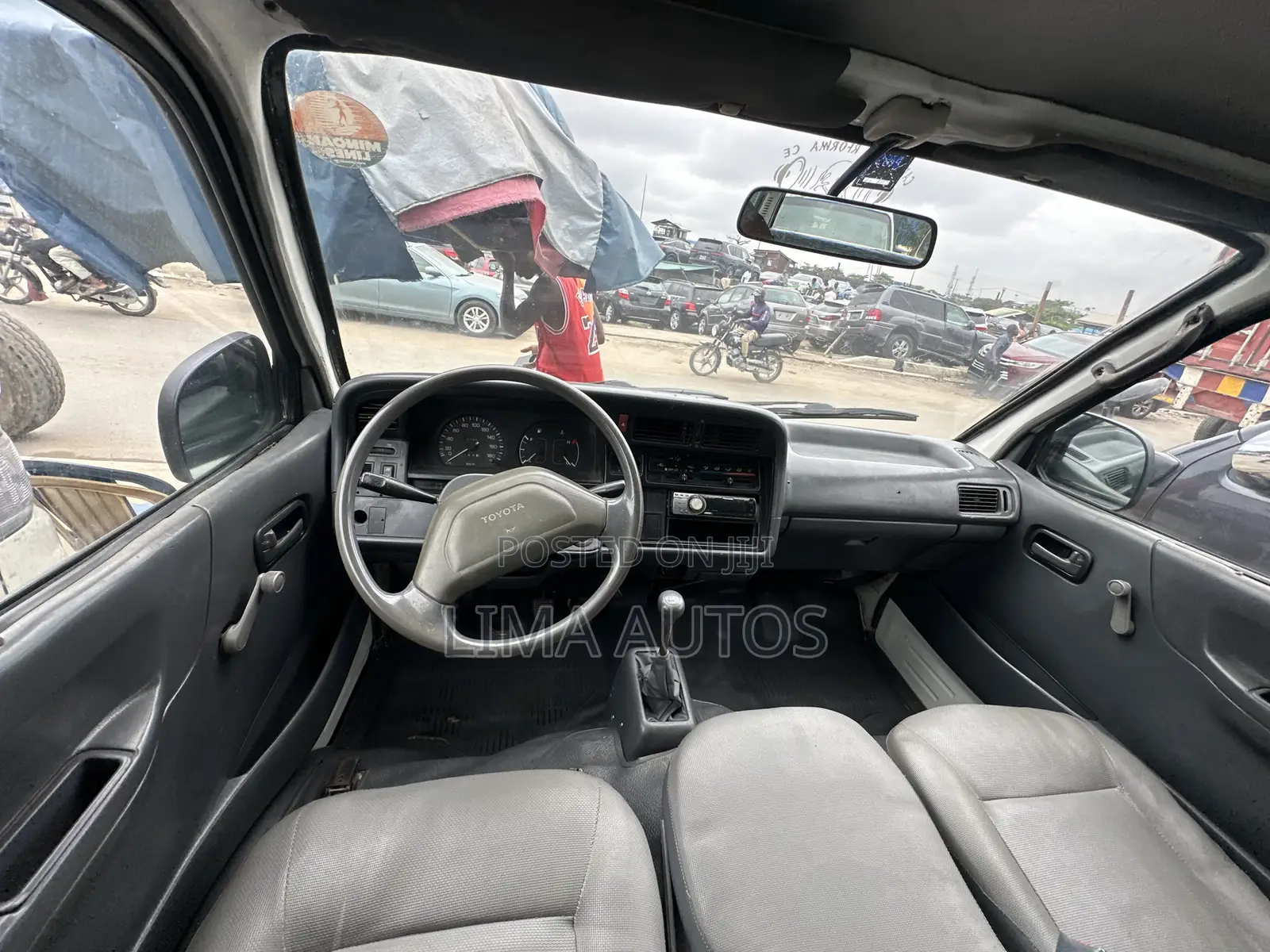 Toyota HiAce 1990 White