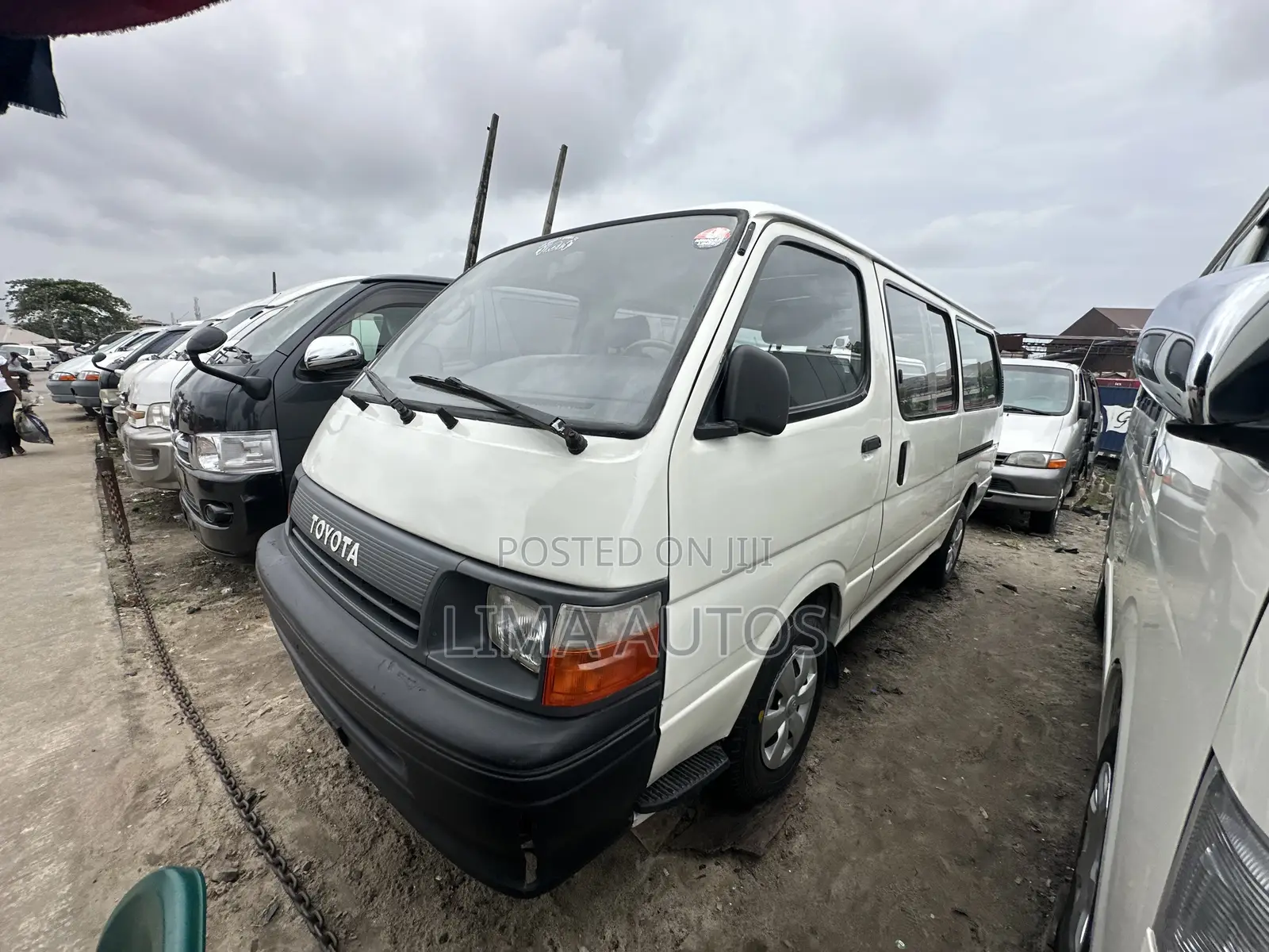 Toyota HiAce 1990 White