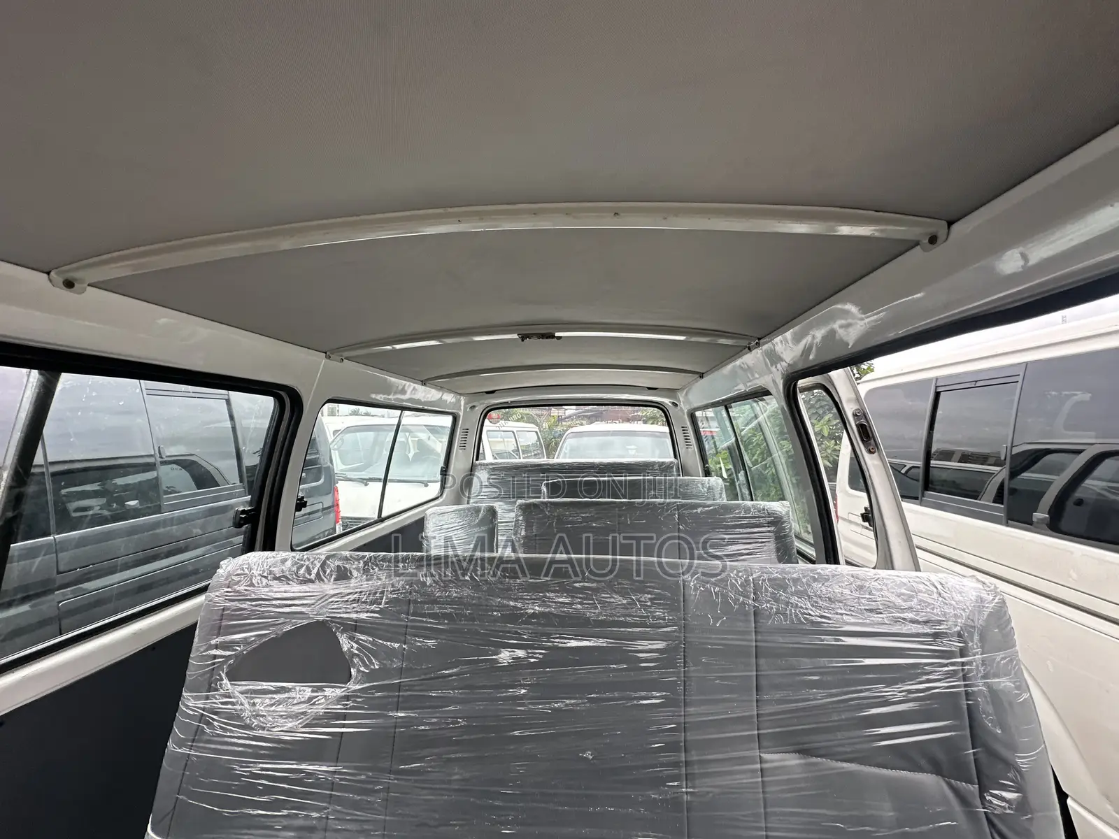 Toyota HiAce 1990 White