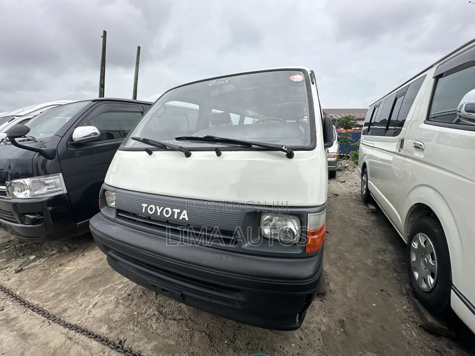 Toyota HiAce 1990 White