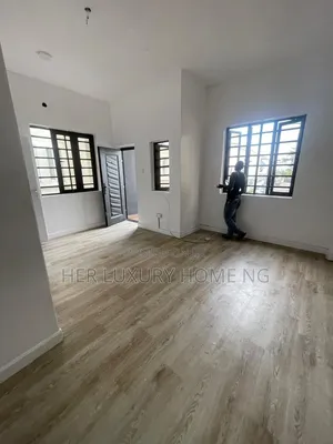 1bdrm Apartment in Osapa London, Lekki for rent