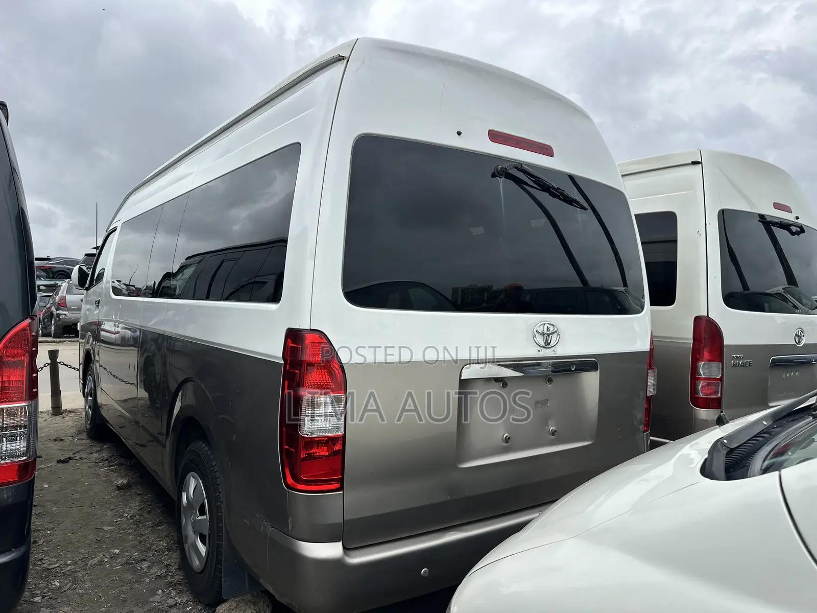 Toyota HiAce 2016 White