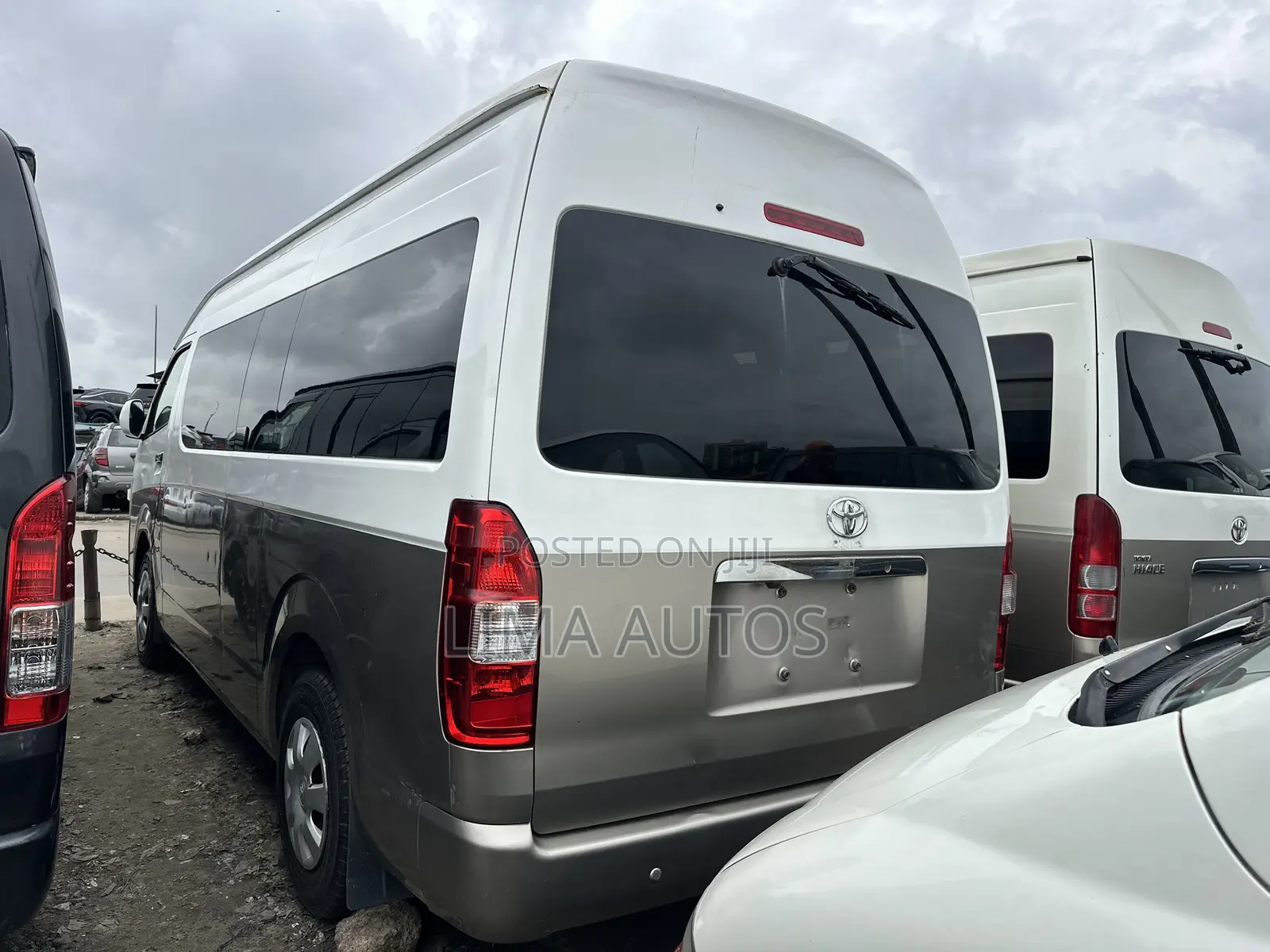 Toyota HiAce 2016 White