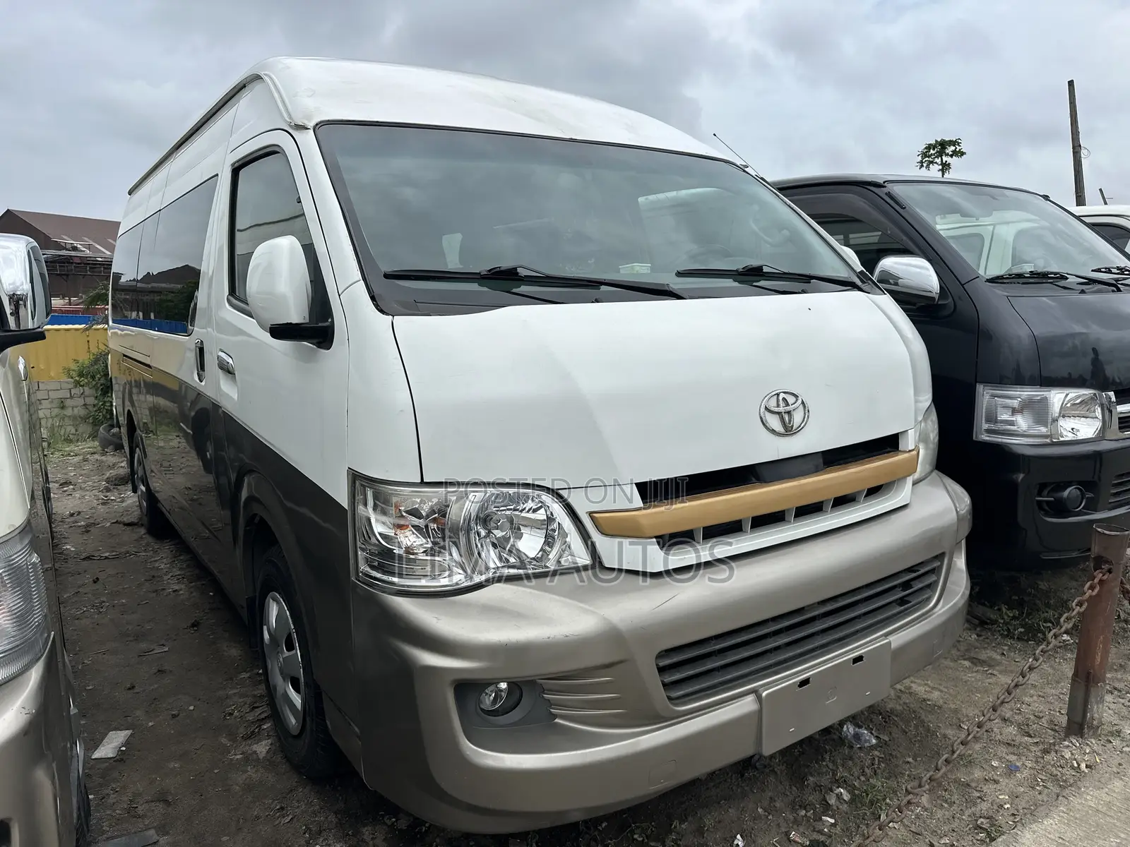 Toyota HiAce 2016 White