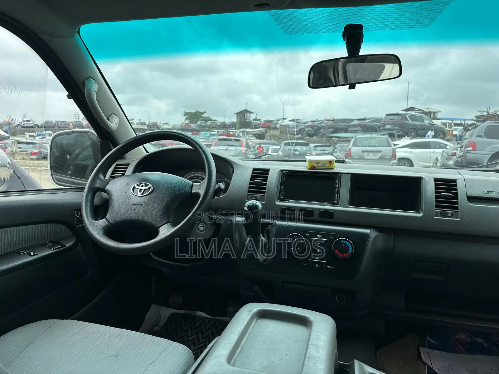 Toyota HiAce 2016 White
