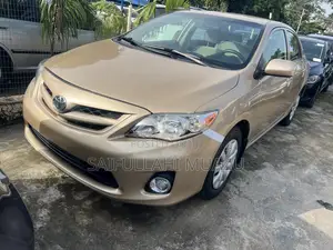 Toyota Corolla 2011 Gold
