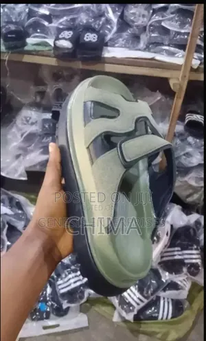 Footwear Pam