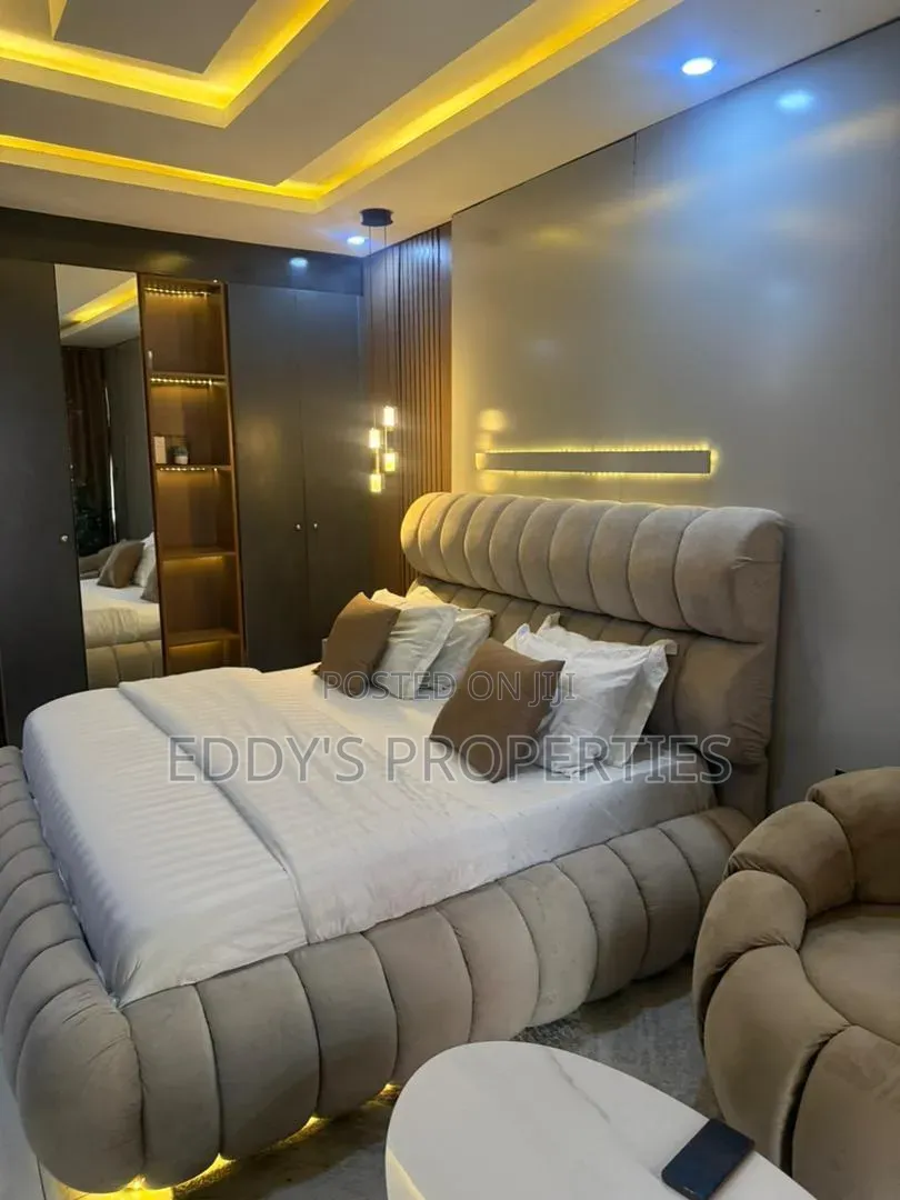 5 Bedroom Duplex/Party