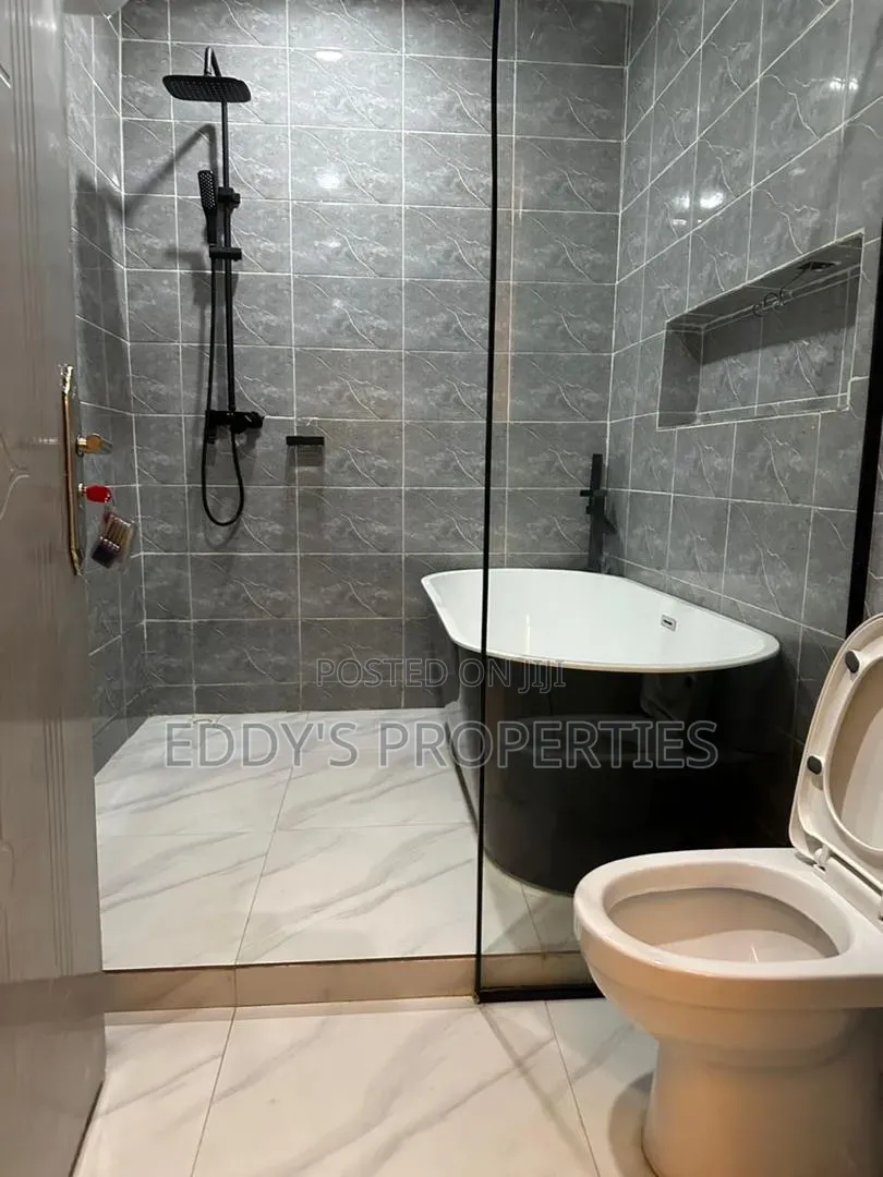 5 Bedroom Duplex/Party