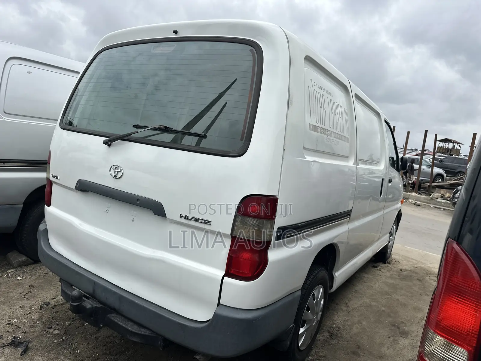Toyota HiAce 2003 White