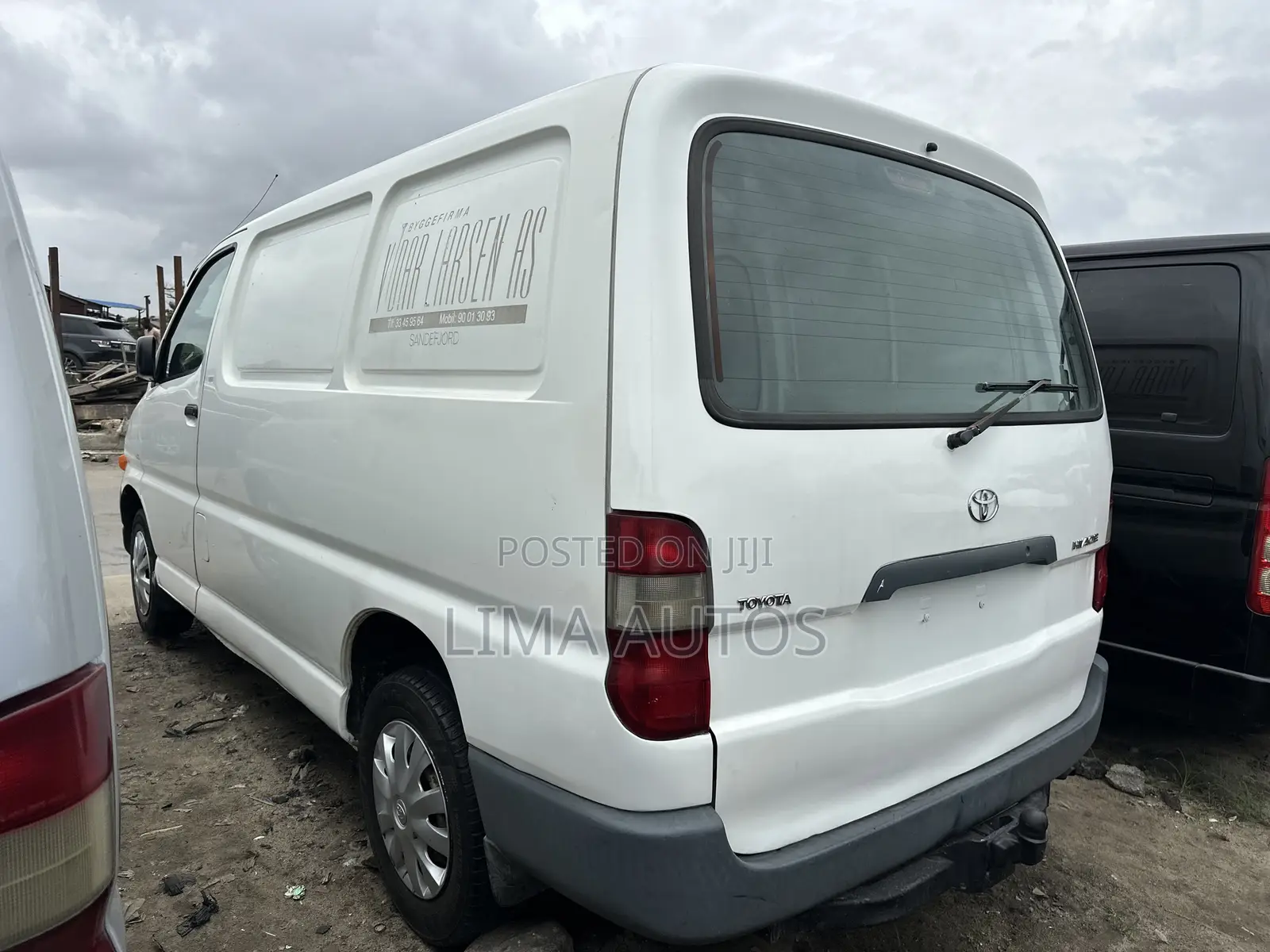 Toyota HiAce 2003 White