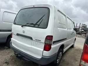 Toyota HiAce 2003 White