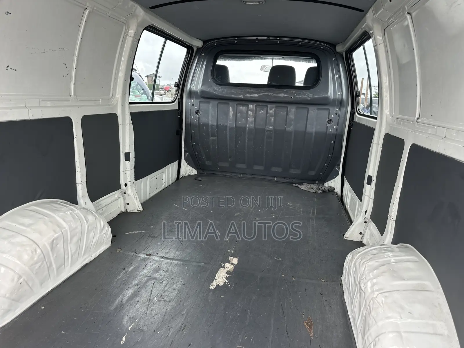 Toyota HiAce 2003 White