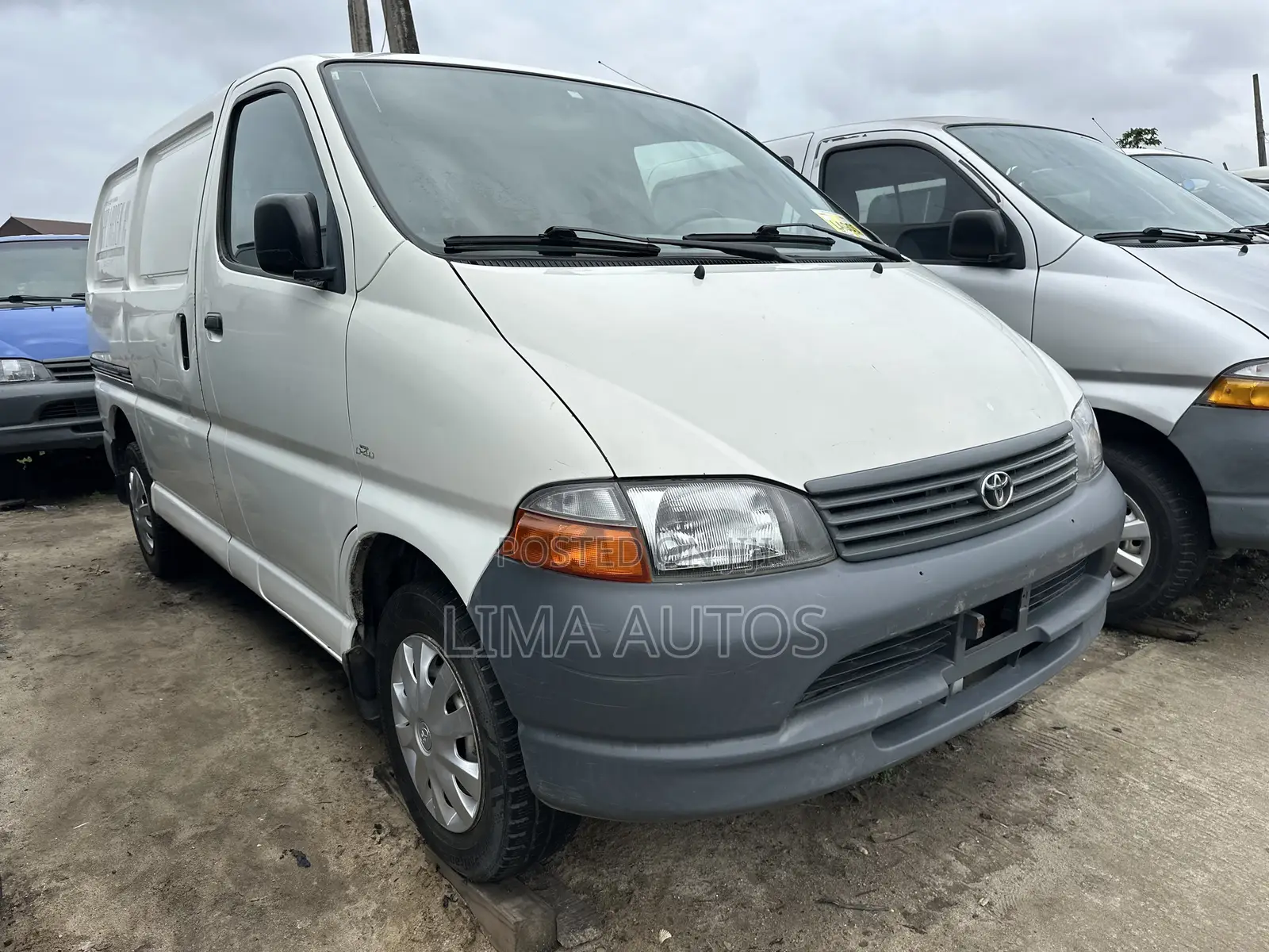 Toyota HiAce 2003 White