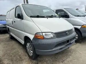Toyota HiAce 2003 White