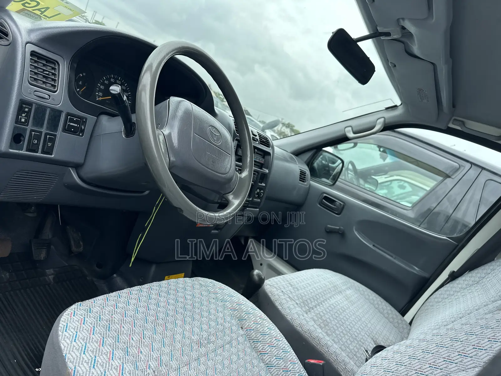 Toyota HiAce 2003 White