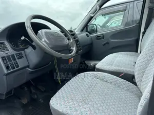 Toyota HiAce 2003 White