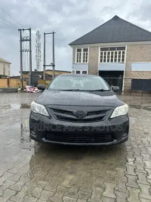 Toyota Corolla 2013 Black