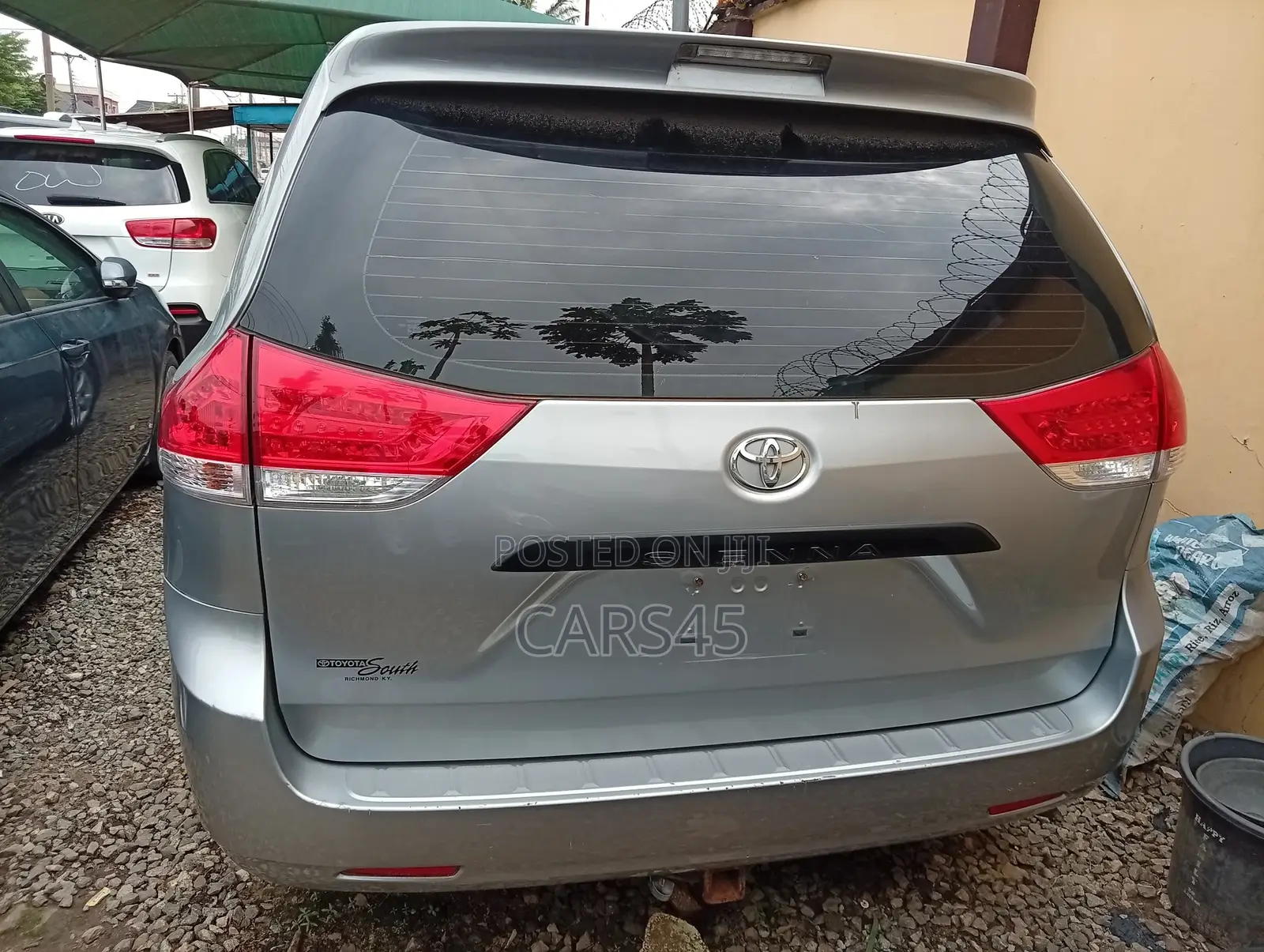 Toyota Sienna 2012 Silver