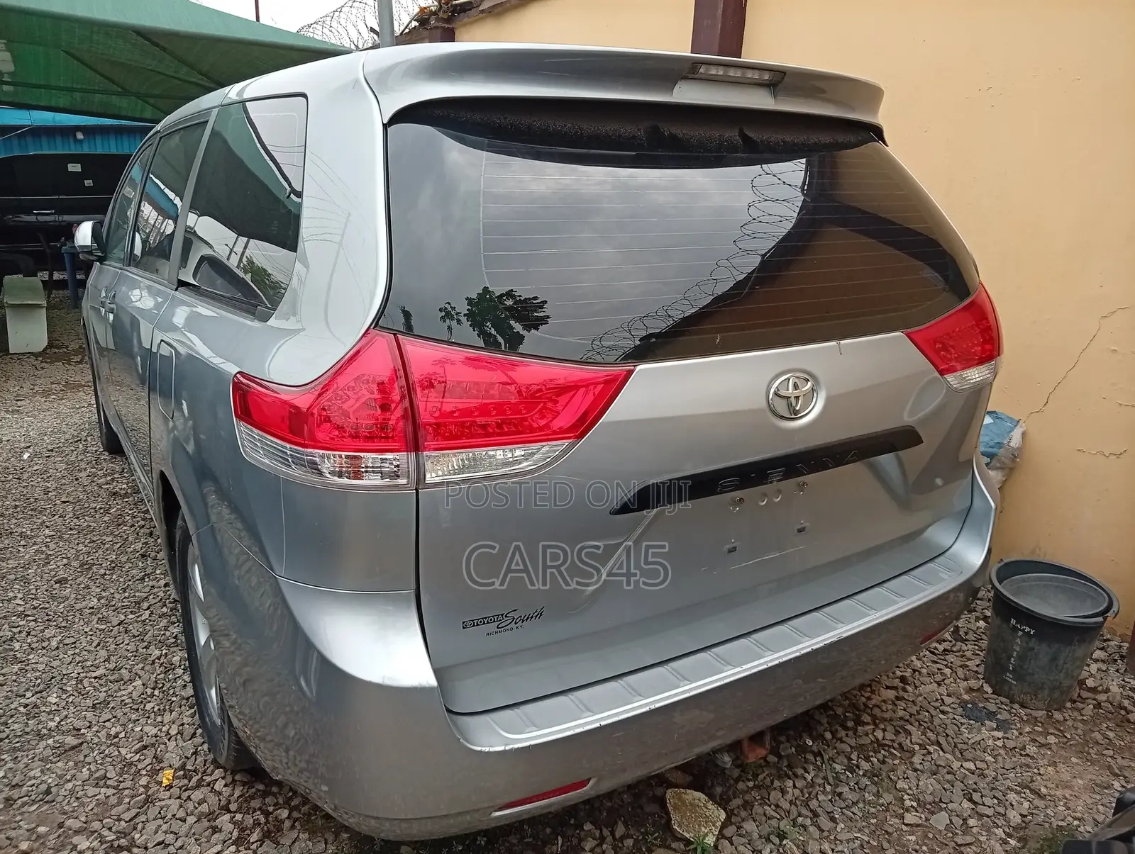 Toyota Sienna 2012 Silver