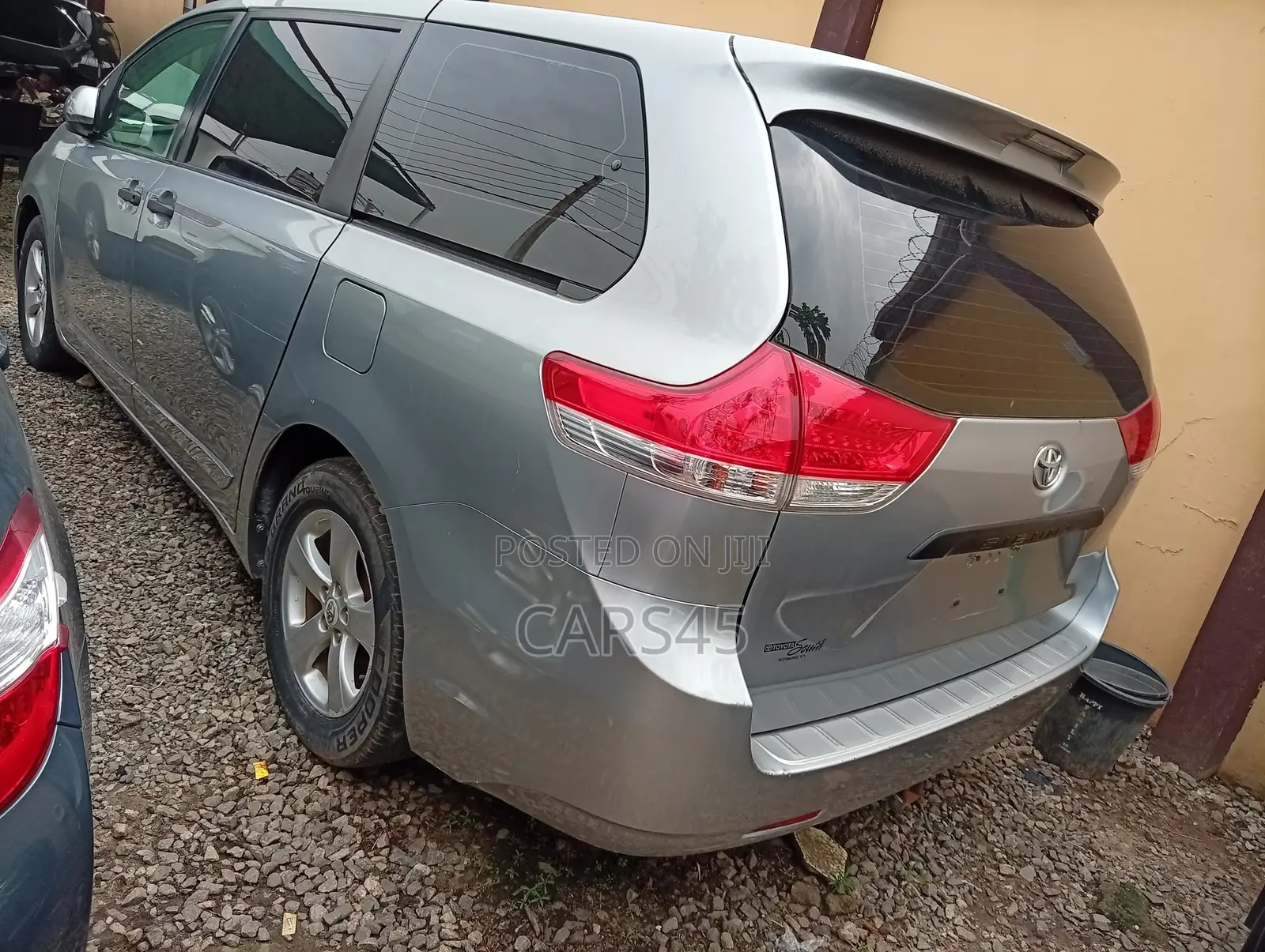 Toyota Sienna 2012 Silver