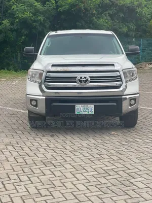 Toyota Tundra 1794 5.7L V8 4x2 CrewMax 5.6 ft. box 145.7 in. WB 2016