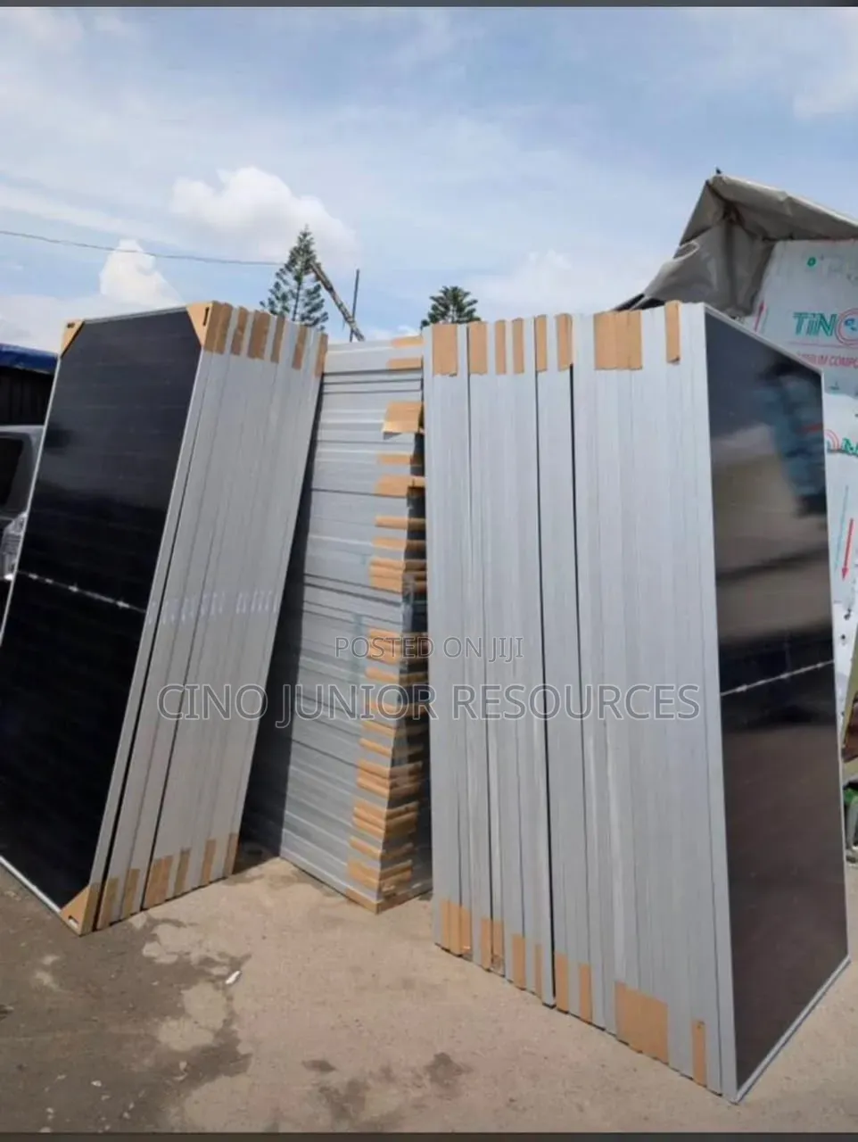 Original 660watts Jinko Solar Panel