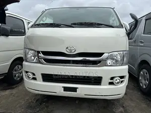 Toyota HiAce 2014 White