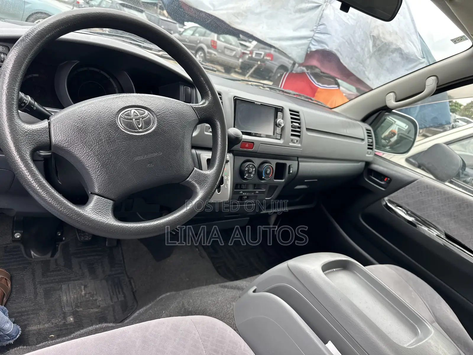 Toyota HiAce 2014 White
