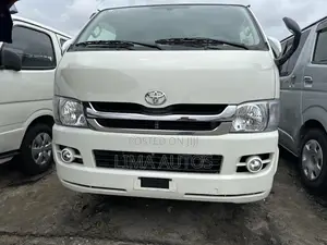 Toyota HiAce 2014 White