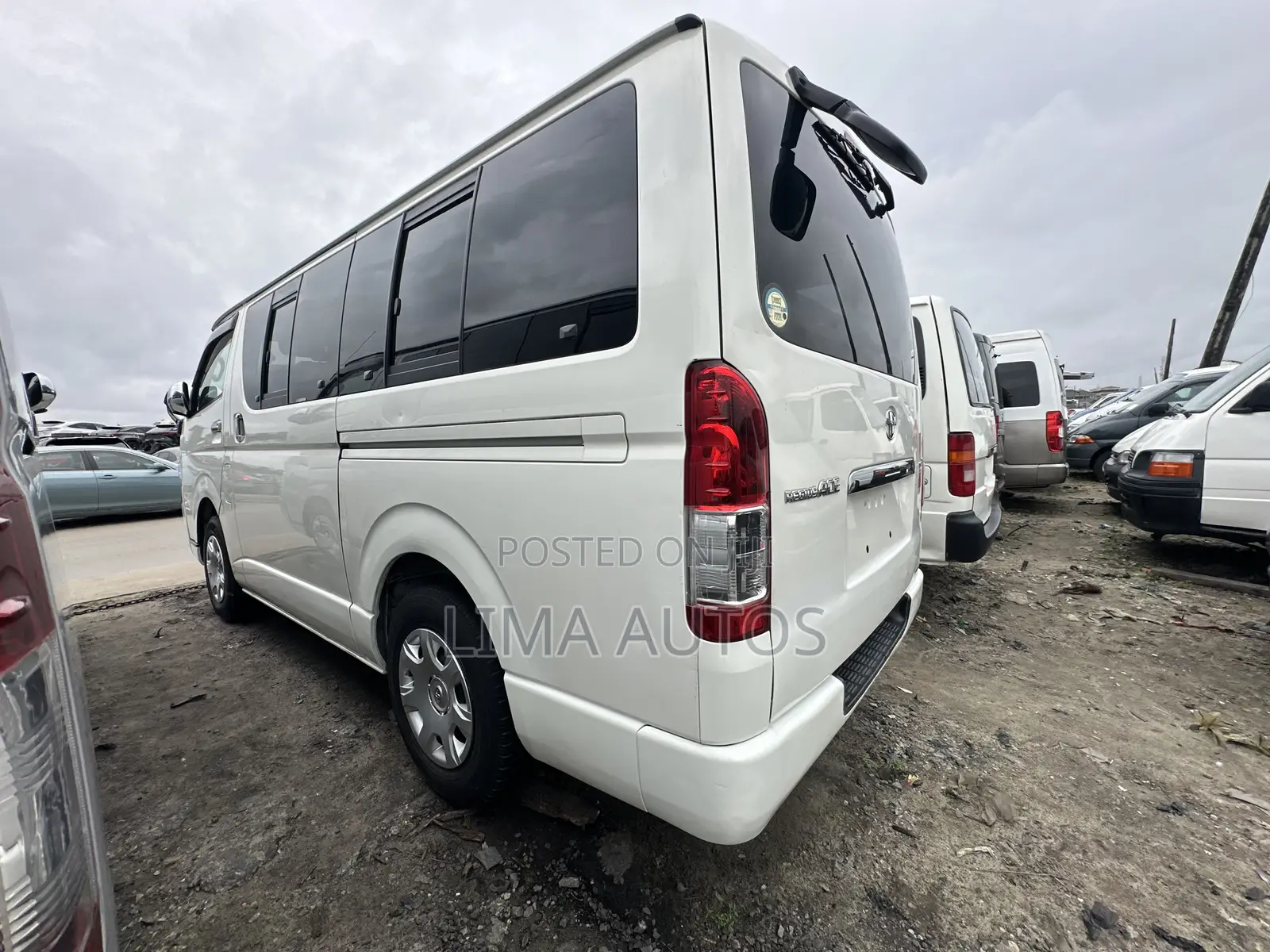 Toyota HiAce 2014 White