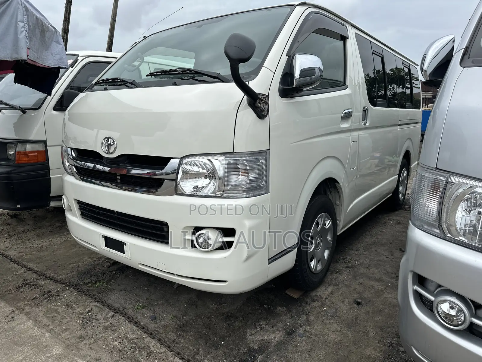 Toyota HiAce 2014 White