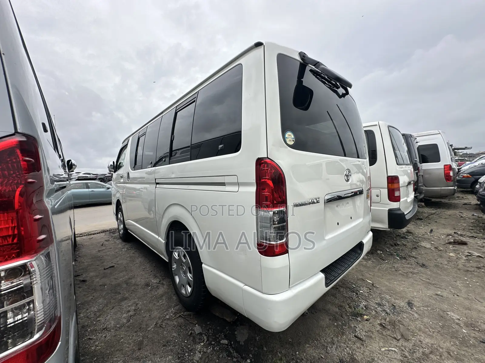 Toyota HiAce 2014 White
