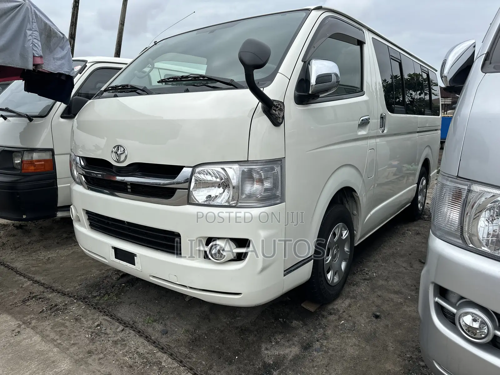 Toyota HiAce 2014 White