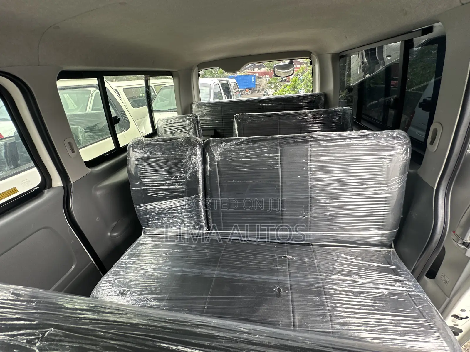 Toyota HiAce 2014 White