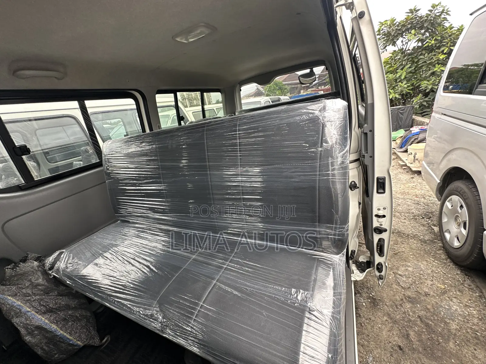 Toyota HiAce 2014 White