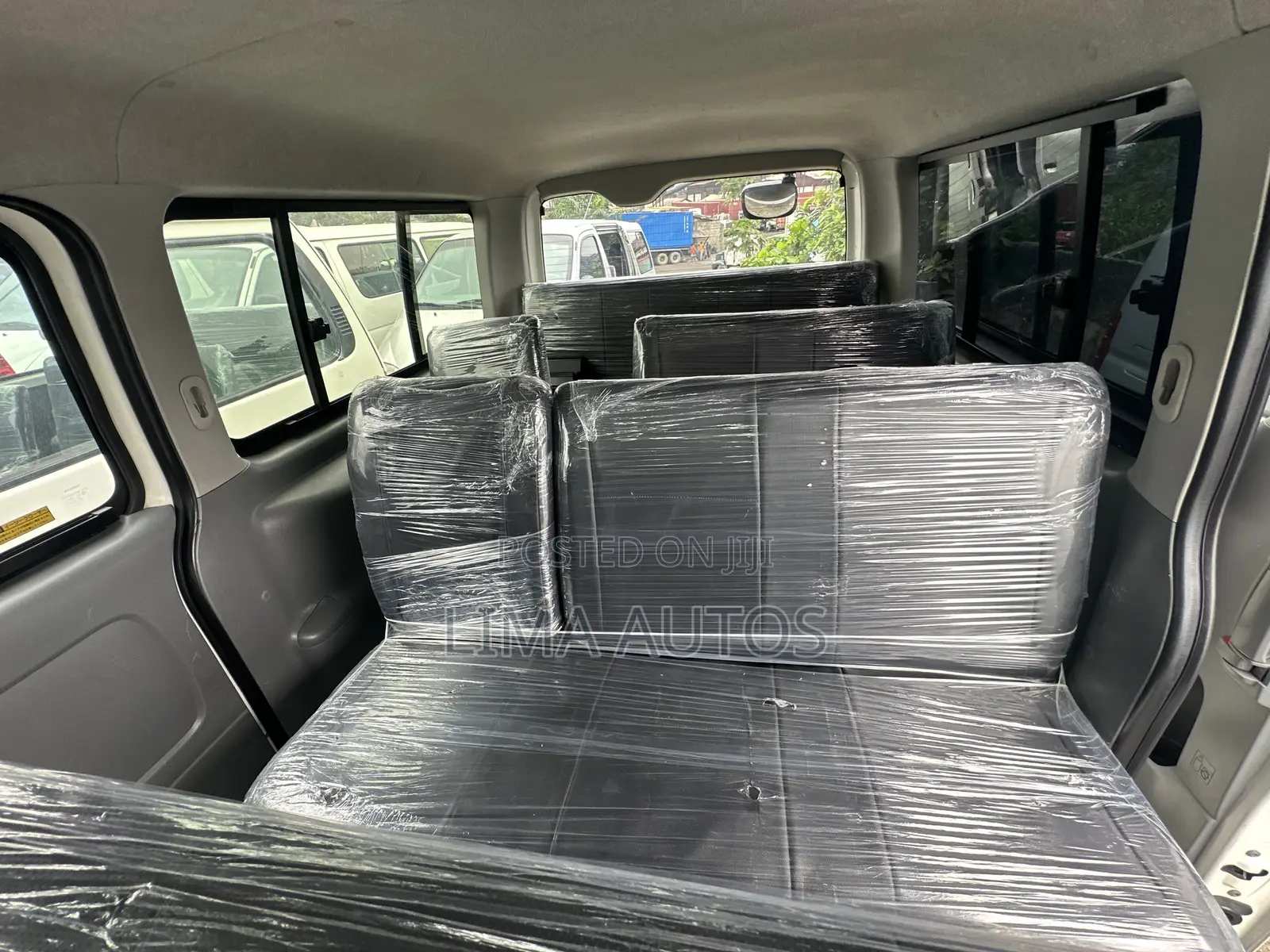 Toyota HiAce 2014 White