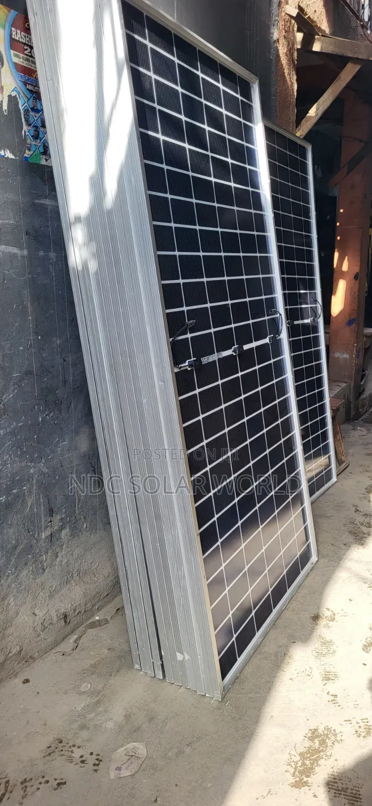 600w Jinko Mono Solar Panels