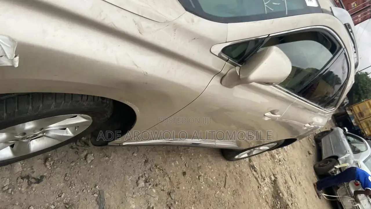Lexus RX 2011 Gold