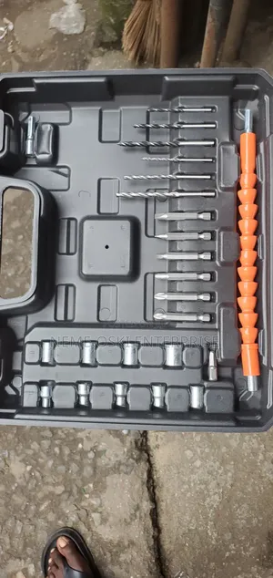 DEWALT Brushless Cordless Drill Kit - 2 Batteries