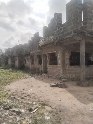 20bdrm Block of Flats in Mosafeyito Estate, Obafemi-Owode for sale