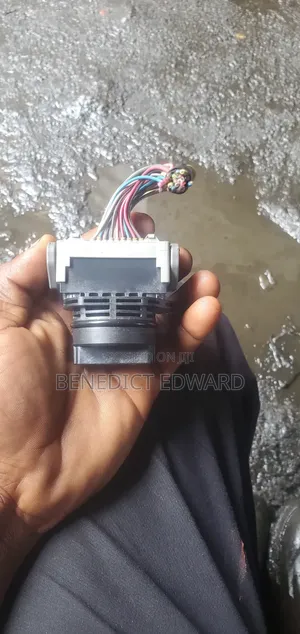Outside Socket 30pin