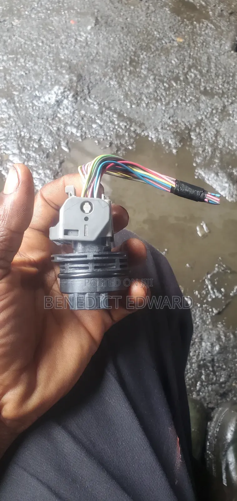 Outside Socket 30pin