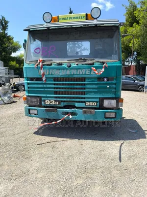 Tokunbo Scania 93m. Straight Engine. Spring Spring. Cap and Chassis