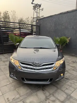 Toyota Venza Limited AWD V6 2013 Gray