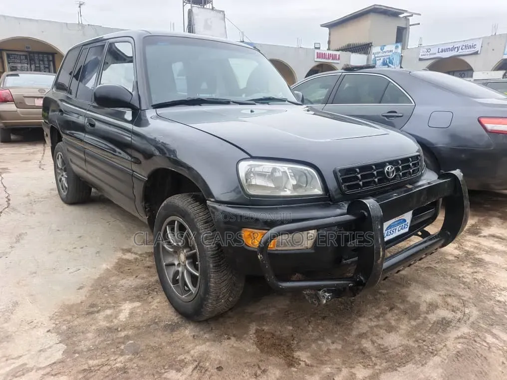 Toyota RAV4 Automatic 2000 Gray