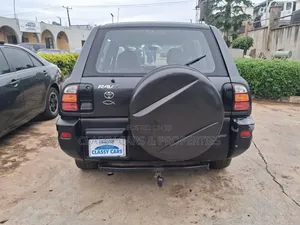 Toyota RAV4 Automatic 2000 Gray