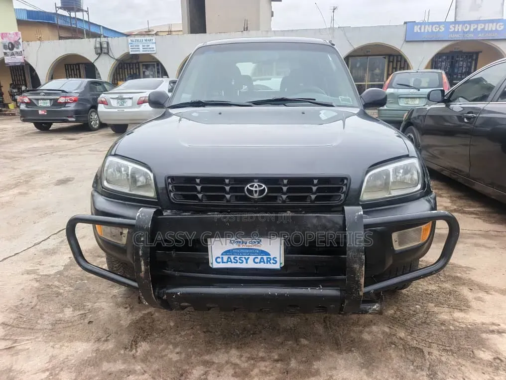 Toyota RAV4 Automatic 2000 Gray