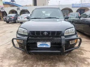 Toyota RAV4 Automatic 2000 Gray